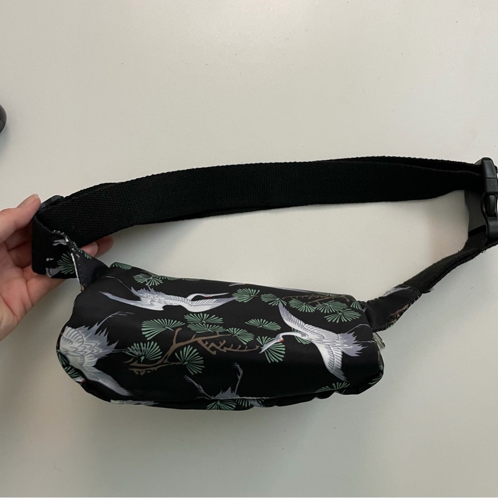 Hot Styles Belt Bag Fanny Pack Asian Cranes Botanical Double Zip Pockets Black - Picture 14 of 16